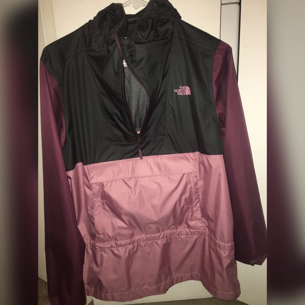 Three-tone wind repellent North Fave